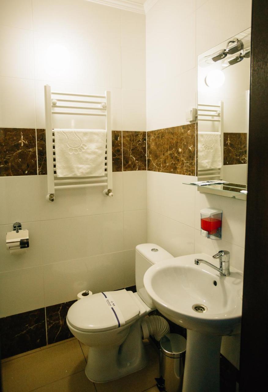Роляда Hotell Tysmenytsia Exteriör bild