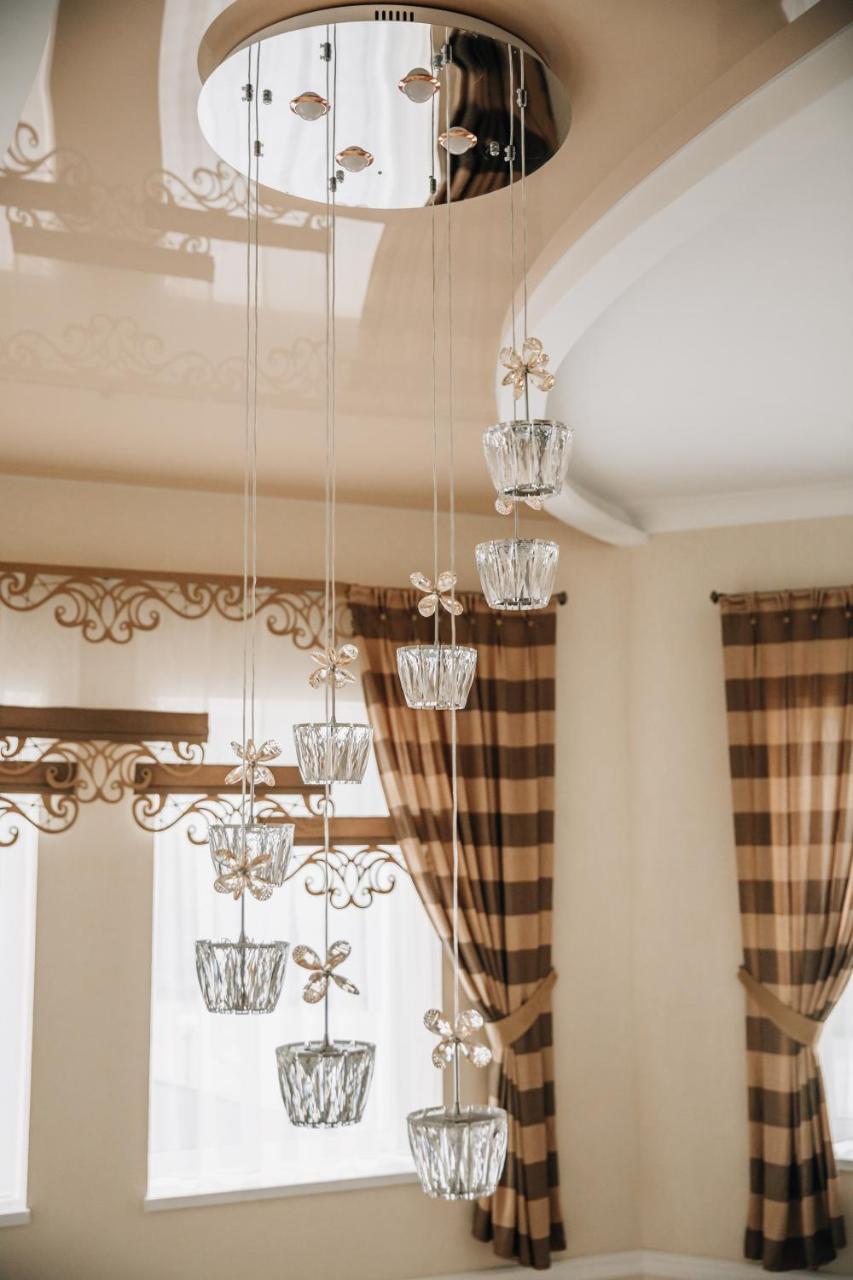 Роляда Hotell Tysmenytsia Exteriör bild