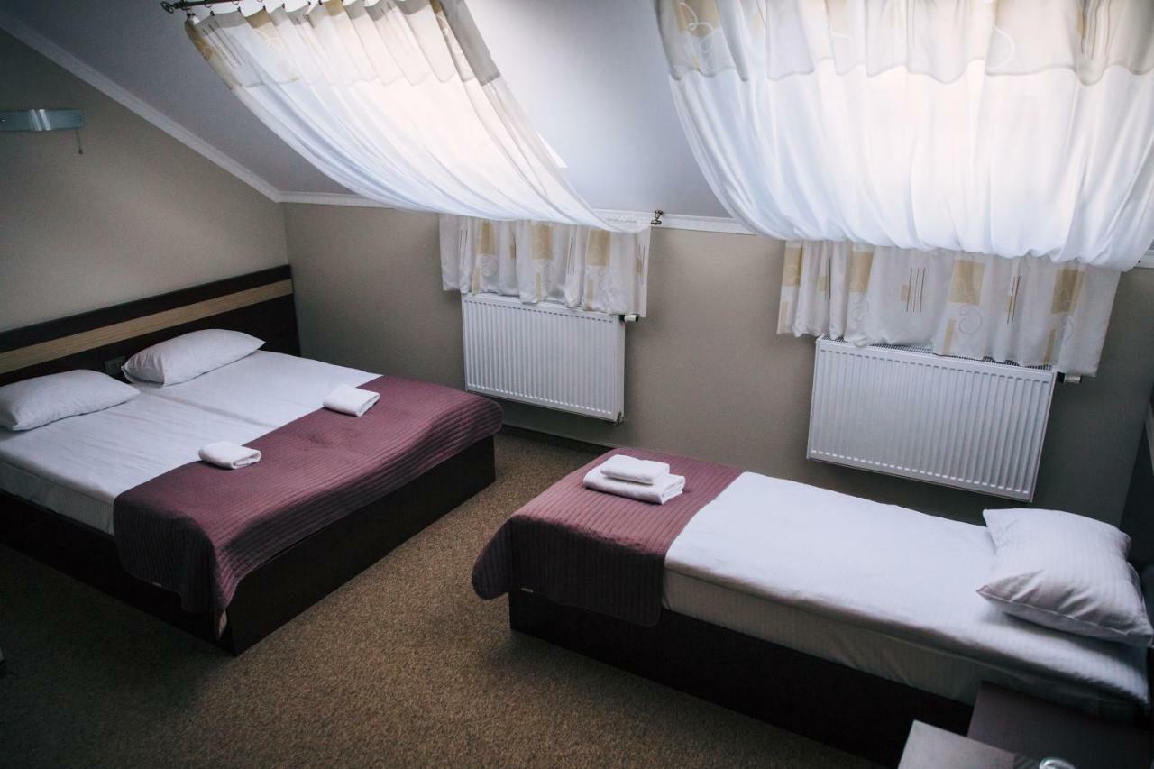 Роляда Hotell Tysmenytsia Exteriör bild