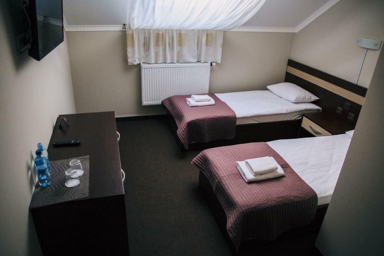 Роляда Hotell Tysmenytsia Exteriör bild