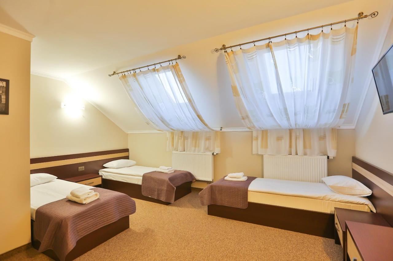 Роляда Hotell Tysmenytsia Exteriör bild