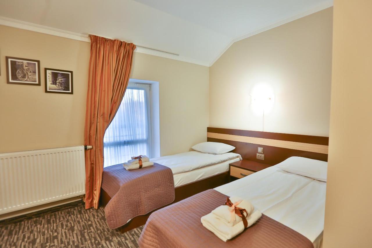 Роляда Hotell Tysmenytsia Exteriör bild
