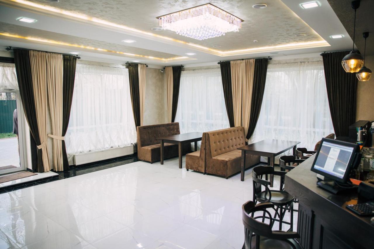 Роляда Hotell Tysmenytsia Exteriör bild
